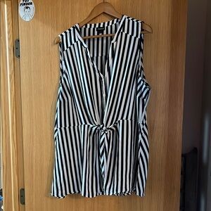 Torrid size 2 Black and White blouse